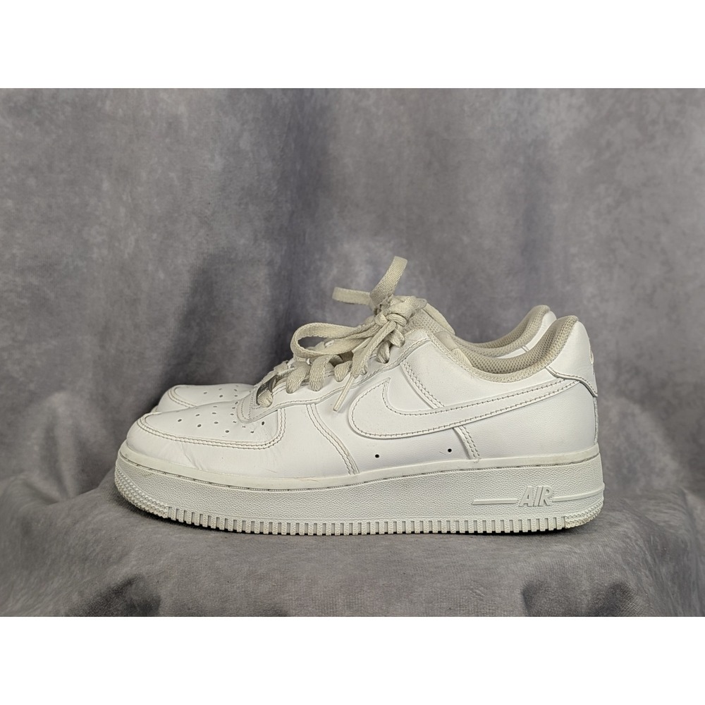 Nike Air Force 1 07 White Low Top Sneakers DD8959-100 Womens 7.5
